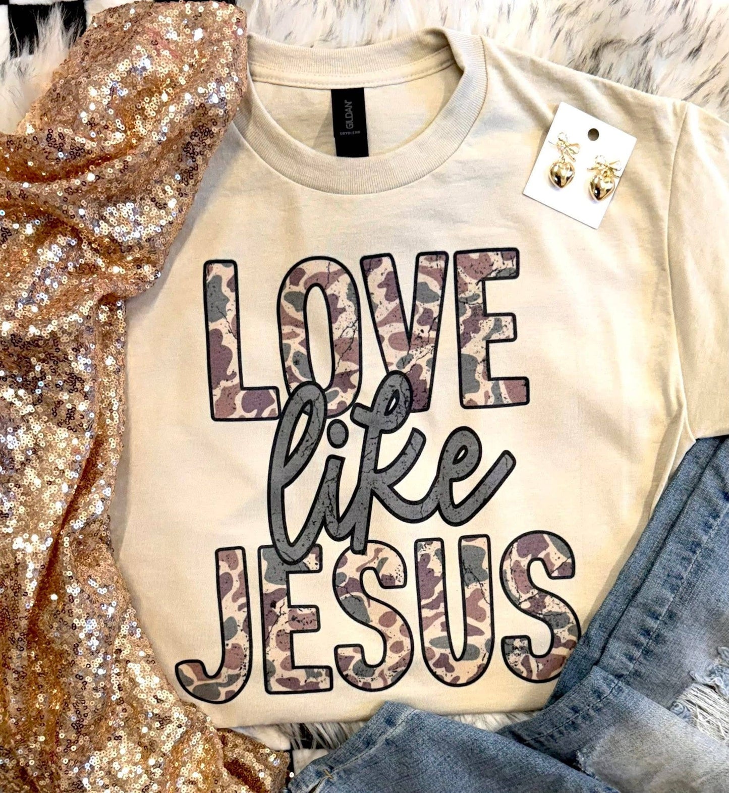 Love Like Jesus Camo Tee